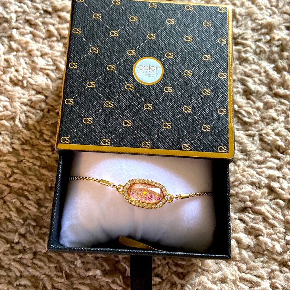NWB Bolo tie Tokyo Lights Color Street gold bracelet